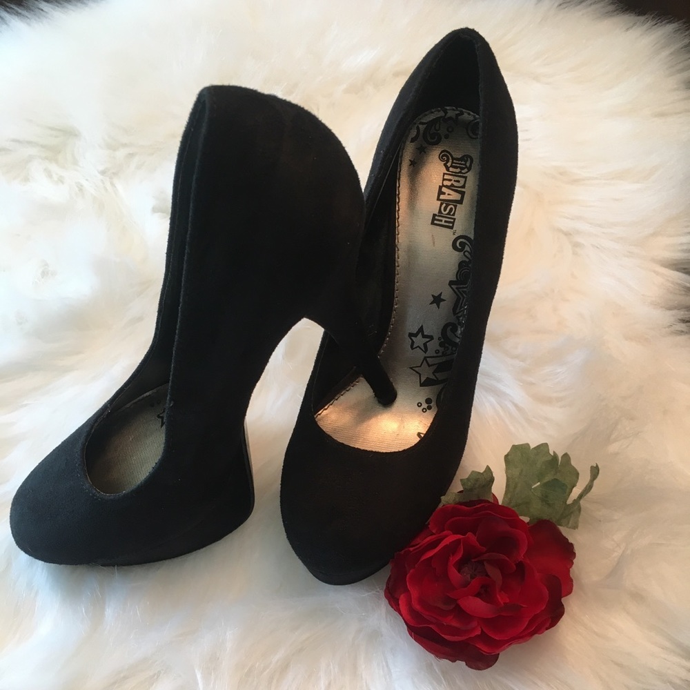 Brash • Black platform suede pumps
